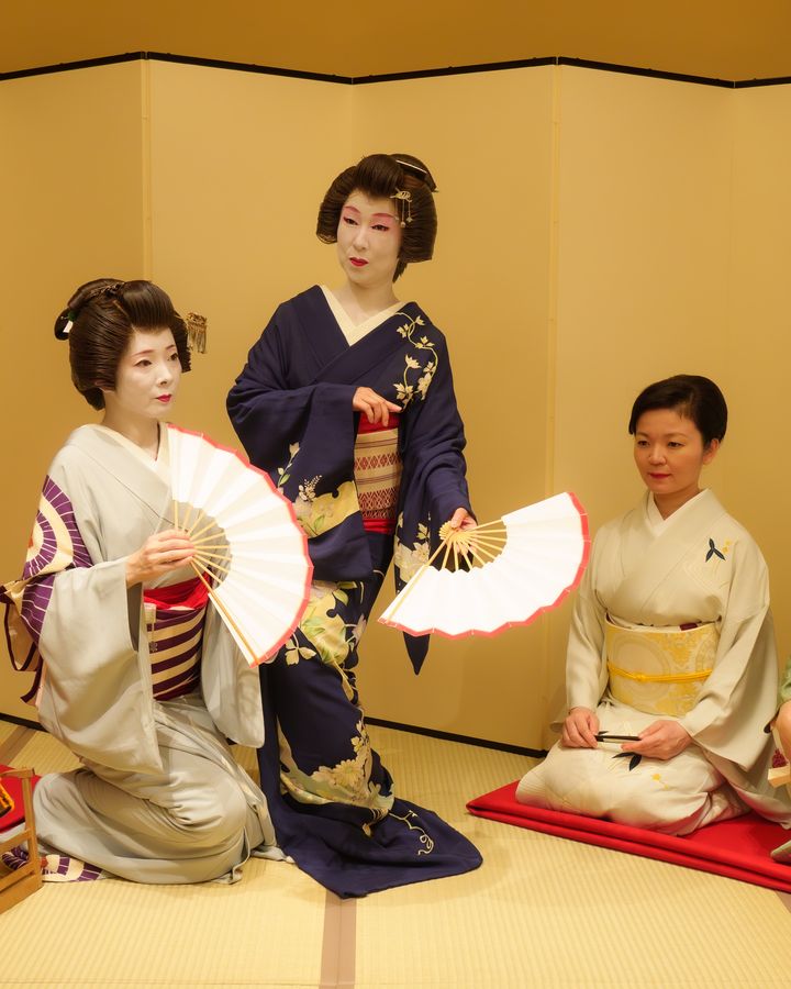 The geisha of Miyakodori together after the evening